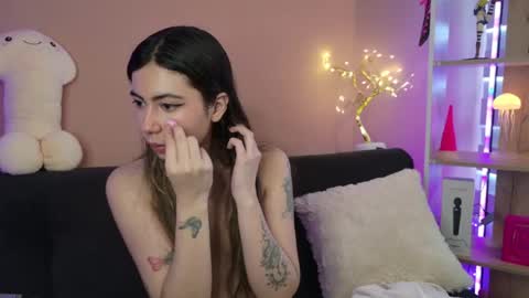 lilly_sweet02 online show from July 14, 9:52 pm