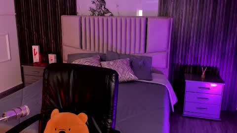 Lilly Ortiz online show from November 8, 8:03 pm