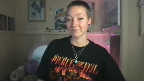 Lilpeachykeenn online show from January 6, 11:09 pm
