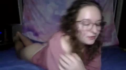 Snapshot of lilpies chatting on December 11, 3:35 am LilPies  online show from December 11, 3:35 am