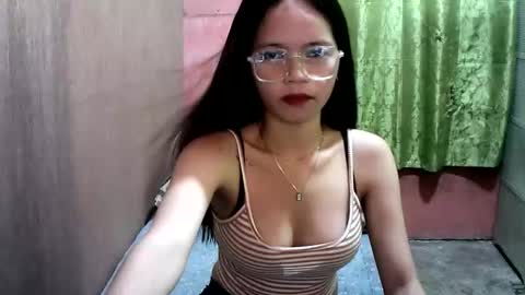 Snapshot of lily_2003 chatting on October 21, 3:10 am lily_2003 online show from October 21, 3:10 am