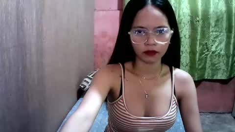 Snapshot of lily_2003 chatting on October 22, 3:11 am lily_2003 online show from October 22, 3:11 am