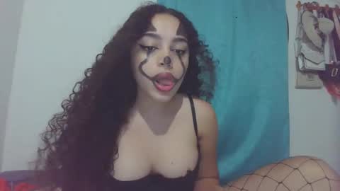 Snapshot of lily_anal_squirt chatting on October 31, 10:58 pm lily_anal_squirt online show from October 31, 10:58 pm