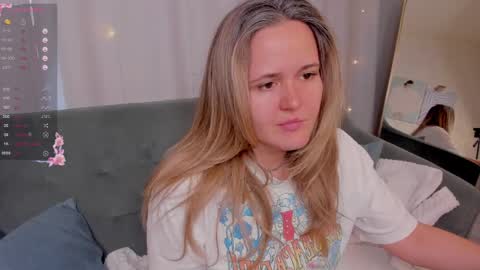 Lily online show from April 5, 8:13 am