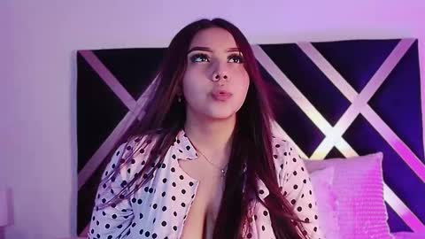 Snapshot of lily_evaans_ chatting on September 21, 4:05 pm Lily Evans online show from September 21, 4:05 pm