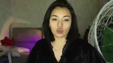 Lily online show from November 17, 10:38 am