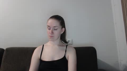 lily_love_x online show from October 22, 2:05 am