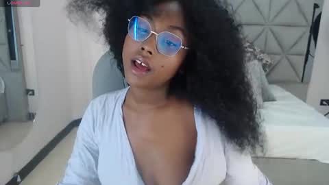 lily_mendoza online show from June 12, 7:55 pm