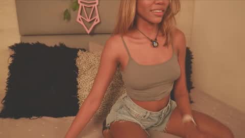 Lily Miiller online show from February 13, 8:21 pm