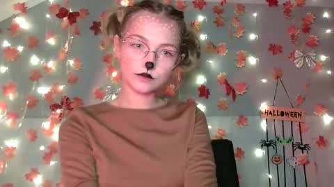 small lily online show from October 20, 3:04 pm