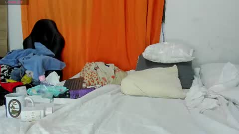Lily online show from July 13, 9:10 am