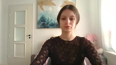 lilycandy_ online show from March 6, 11:38 am