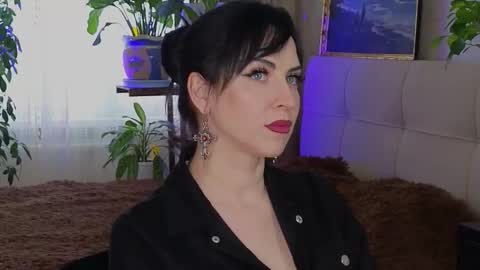 Lily online show from October 31, 11:14 am