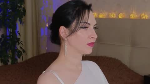 Lily online show from September 15, 6:15 pm