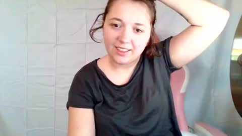 lily online show from June 21, 4:44 pm