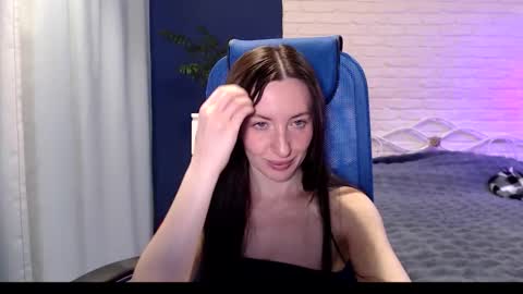 Lily online show from November 21, 3:41 am