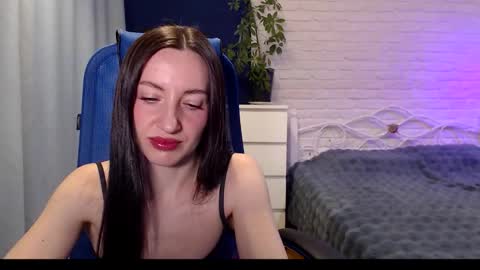 Lily online show from November 1, 4:27 am