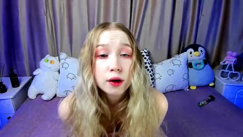 Snapshot of lilystarlight chatting on January 9, 3:36 am Lilian online show from January 9, 3:36 am