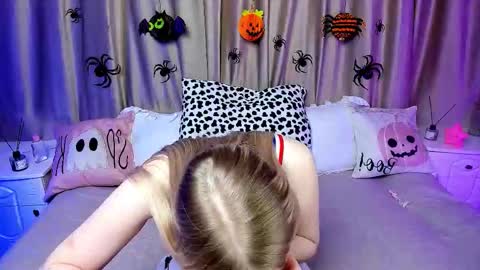 Lilian online show from November 1, 5:33 am