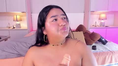 lilywhitee1 online show from November 23, 5:54 am