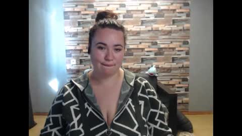 Snapshot of limalagris chatting on October 26, 8:10 am busty princess online show from October 26, 8:10 am