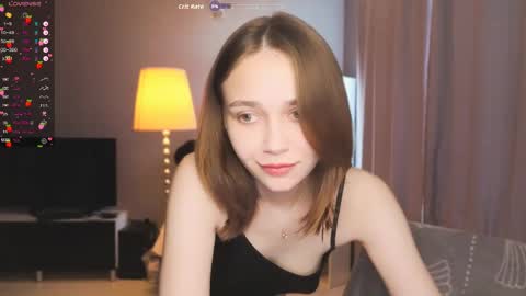 Scarlet online show from April 14, 1:33 pm