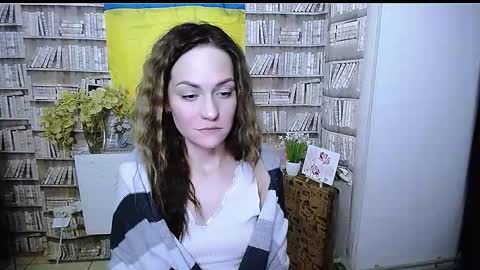 Lina online show from December 16, 4:02 pm