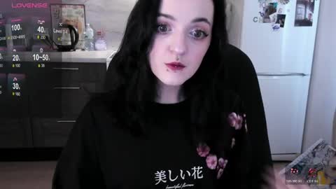 Lina 3  1715622743 online show from April 2, 7:39 am