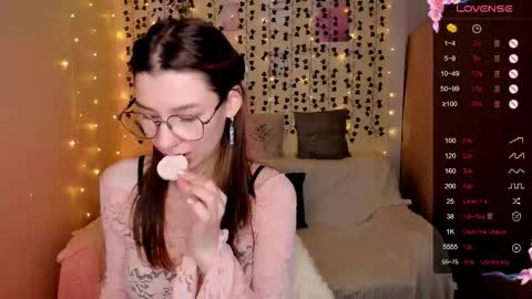 Lina online show from November 24, 9:00 am