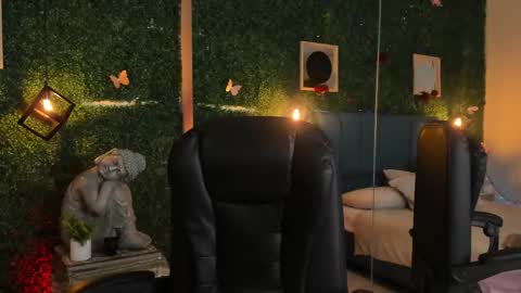 Lina  online show from December 18, 12:10 pm