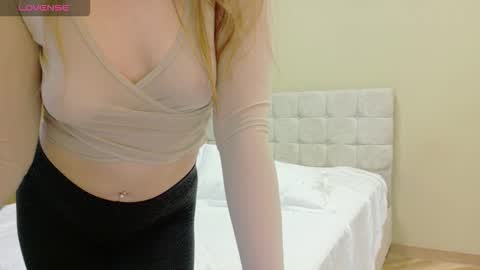 Anna online show from November 2, 9:51 pm