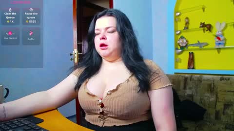 Lina online show from April 4, 6:34 am