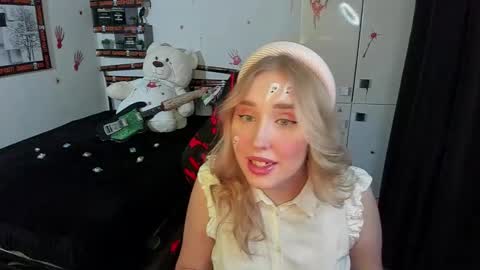 Lina online show from October 24, 9:55 pm