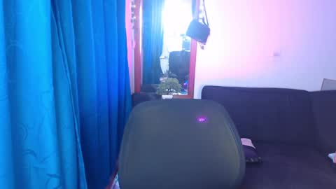 Snapshot of lincy_honeyy chatting on October 14, 6:16 am lincy_honeyy online show from October 14, 6:16 am