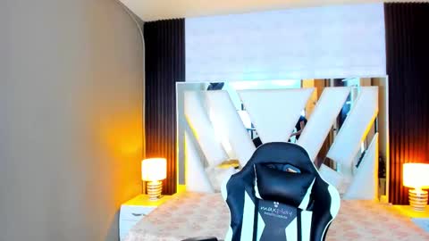  Linda  online show from October 18, 6:42 pm