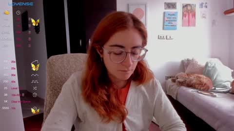 Giggles  online show from December 19, 3:19 pm