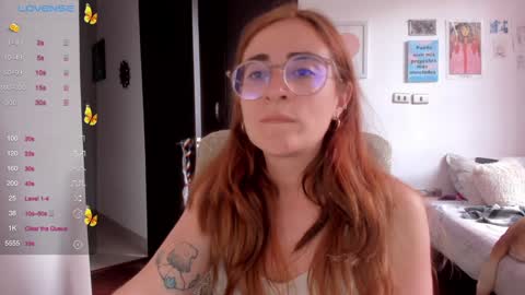 Giggles  online show from January 31, 9:59 pm