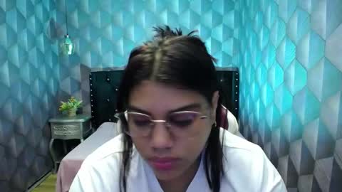 Snapshot of lindabreexlove chatting on January 8, 5:05 am online show from January 8, 5:05 am