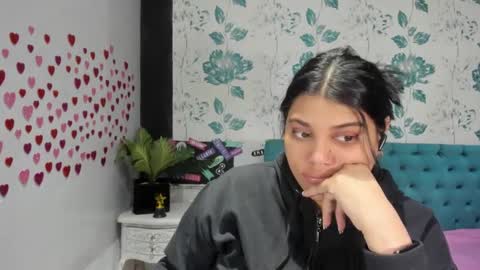 Snapshot of lindabreexlove chatting on February 14, 4:31 pm online show from February 14, 4:31 pm