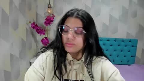 Snapshot of lindabreexlove chatting on October 20, 4:43 pm online show from October 20, 4:43 pm