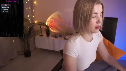 your Linda is back online show from November 25, 2:52 pm