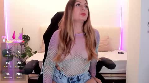 Linda  --  online show from October 26, 4:57 pm