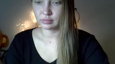 Anna online show from March 10, 8:24 pm