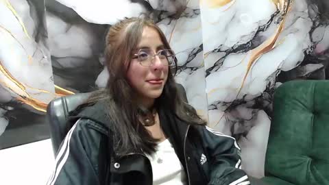 Snapshot of ling_ling24 chatting on March 7, 3:08 am ling ling24 online show from March 7, 3:08 am