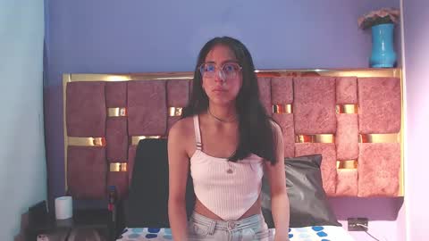 Snapshot of ling_ling24 chatting on February 26, 3:03 am ling ling24 online show from February 26, 3:03 am