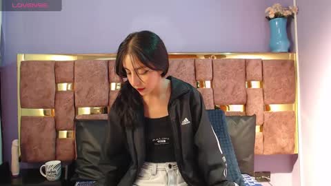 Snapshot of ling_ling24 chatting on February 12, 4:12 am ling ling24 online show from February 12, 4:12 am