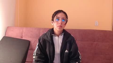 Snapshot of ling_ling24 chatting on October 13, 3:31 am ling ling24 online show from October 13, 3:31 am