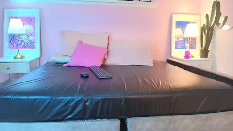 aleja online show from February 6, 8:23 pm