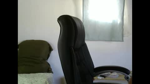 liora online show from March 27, 4:47 am