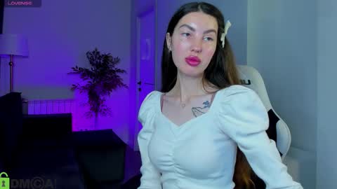 Lira revery online show from November 18, 1:17 am